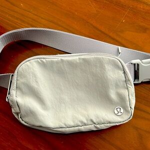 Lululemon Athletics mini Fanny pack/waist bag/cross body